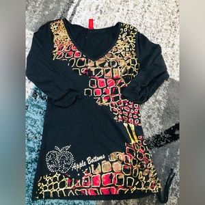 Women’s apple bottom top